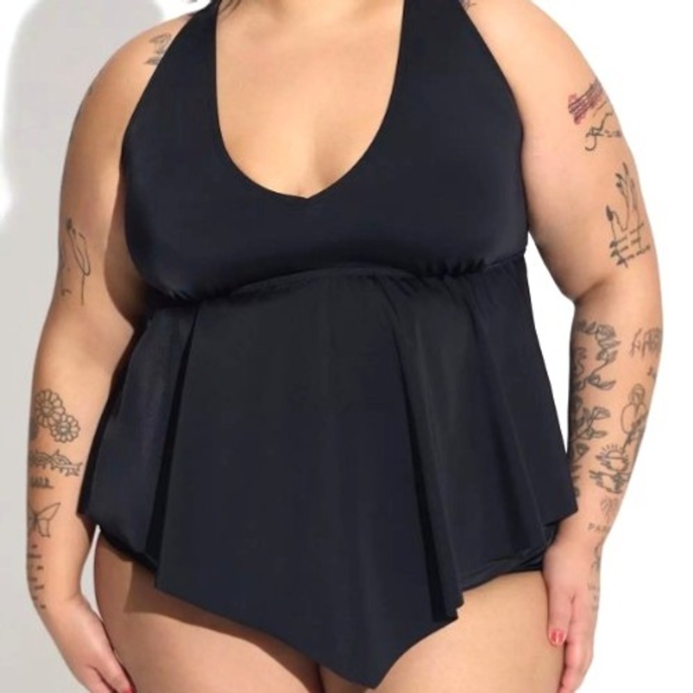 TORRID Women's 1X Black Halter Criss Cross Back Flared Peplum Tankini Swim Top‎
